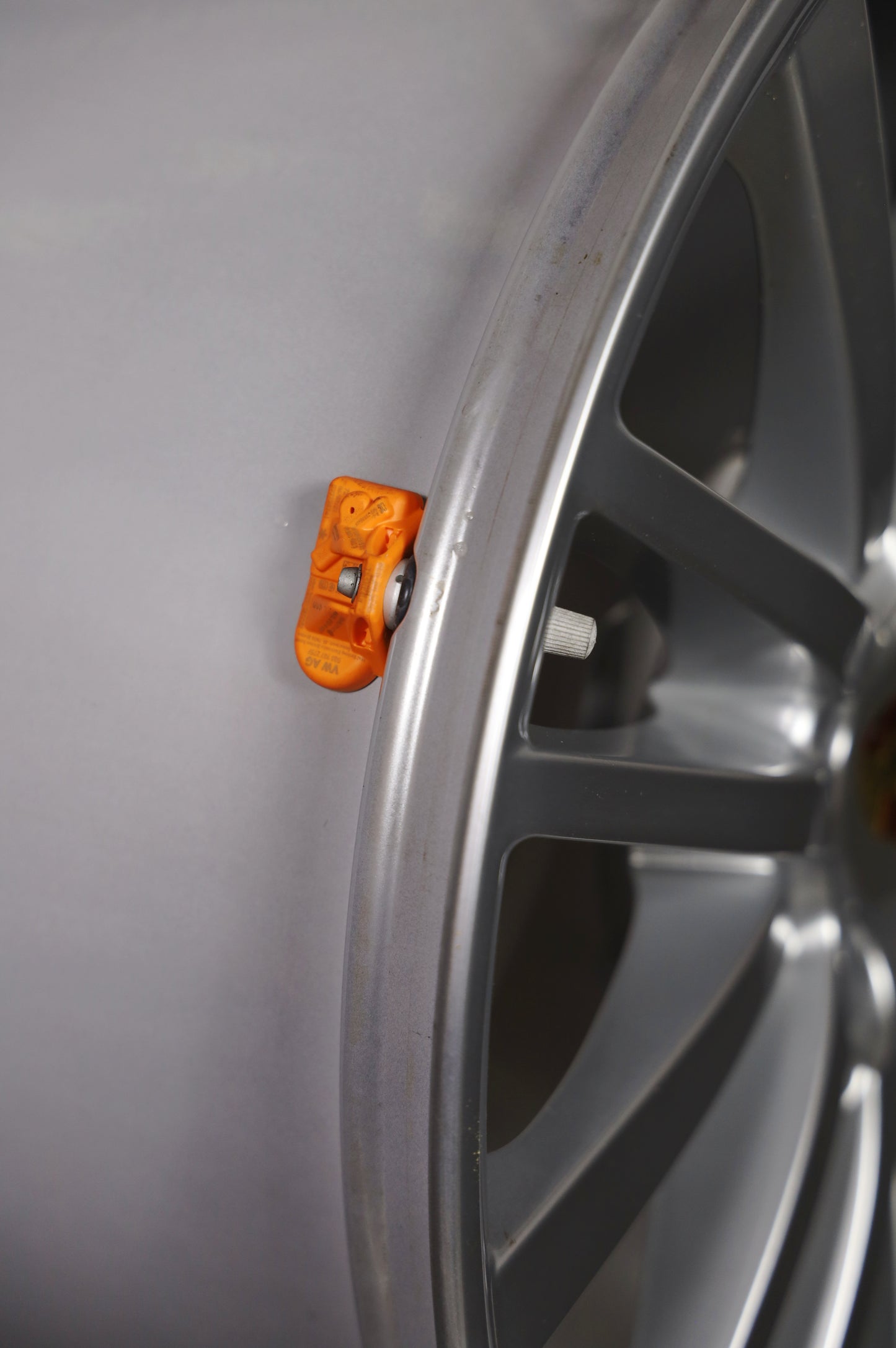 Porsche Panamera G2 971 Alufelgen 20 Zoll Original 9,5+11,5J ET71/ET68 mit RDK Sensoren