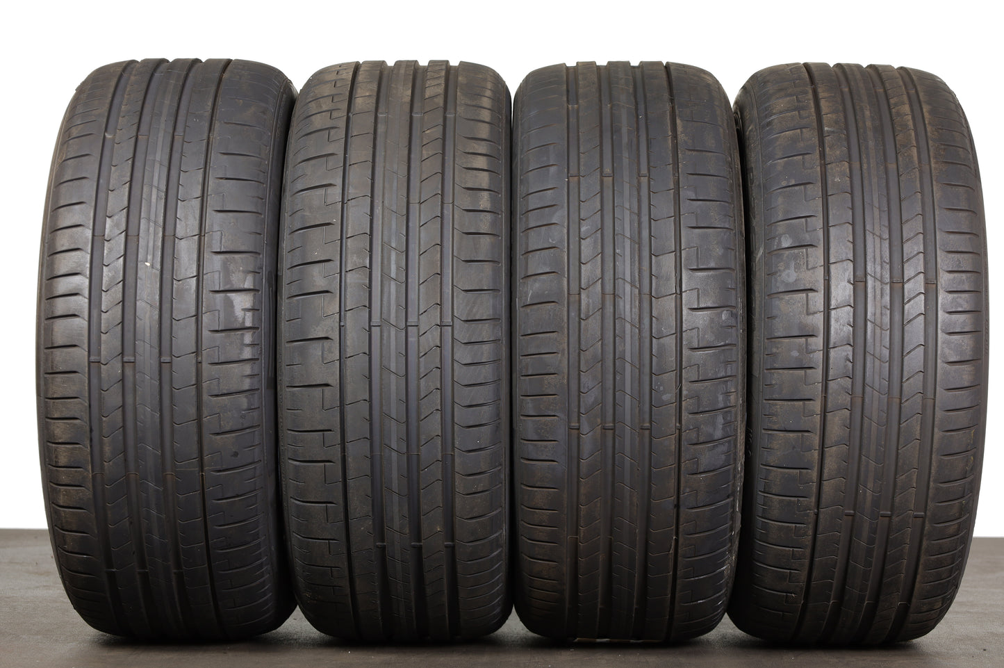 4x Sommerreifen 255/45 R19 104Y XL Pirelli Pzero pz4 MO-S mit 6 mm Profil